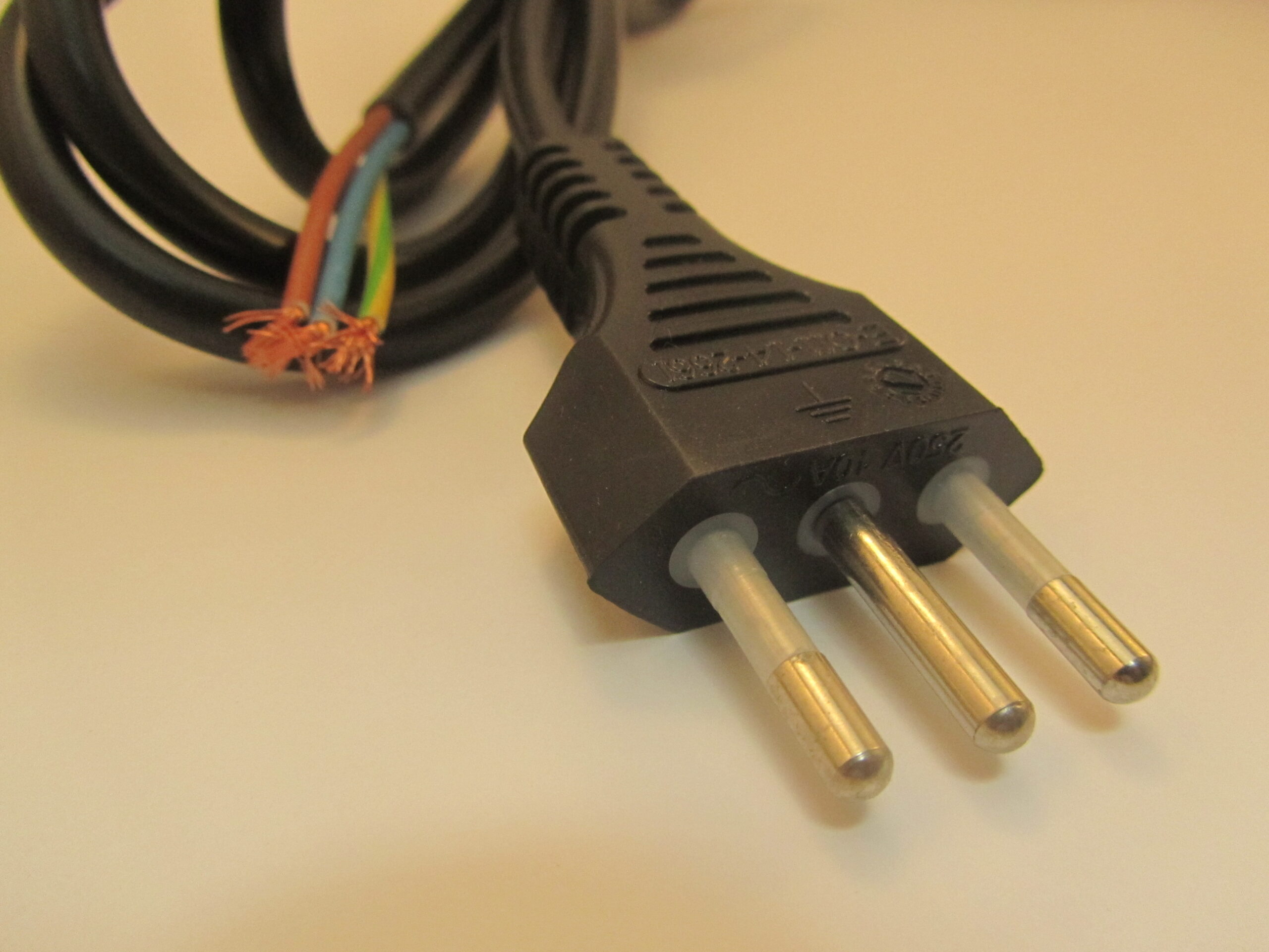 Cable de Alimentación (poder) para Herramientas y Electrodomésticos - Imagen 13